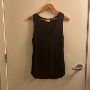 Aritzia - Babaton Tank
